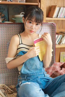 不小心缩小掉进女生的午饭里